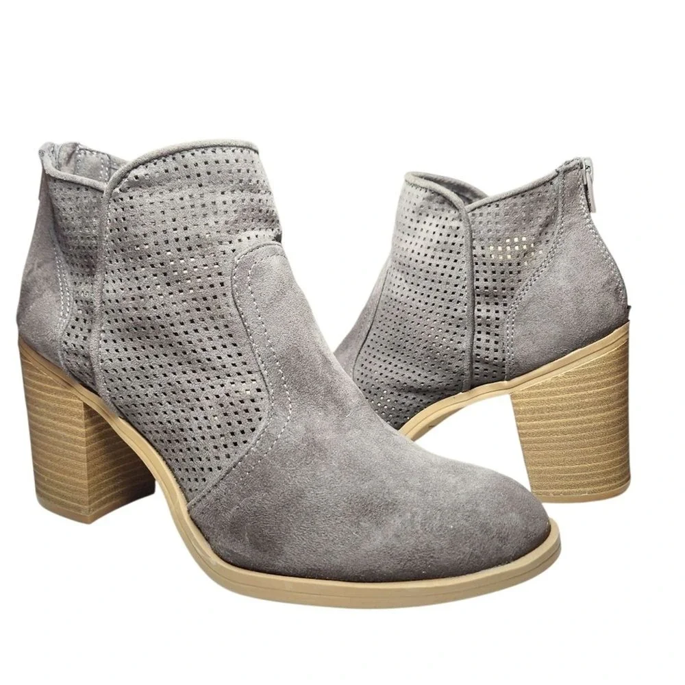 DV Dolce Vita Jiffy Ankle Boots Suede Gray Chunky Block Heel Grunge Indie Boho 8
